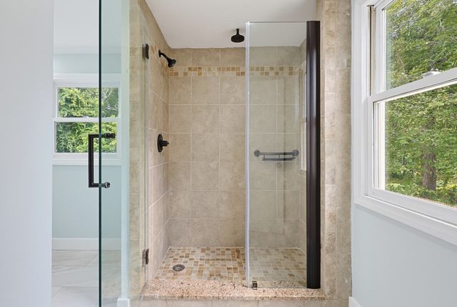 395 Oak St, Franklin, MA 02038
