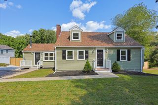 395 Oak St, Franklin, MA 02038
