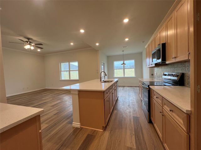 107 Cooper Drive, Cleburne, TX 76031