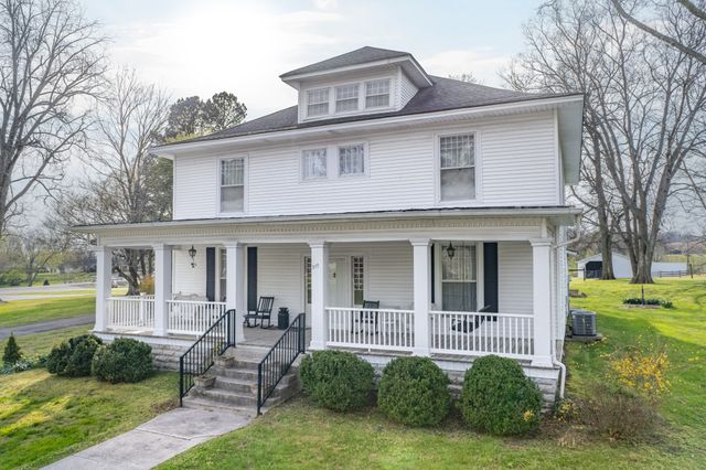 317 N Main St, Cornersville, TN 37047