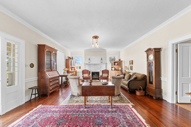 317 N Main St, Cornersville, TN 37047