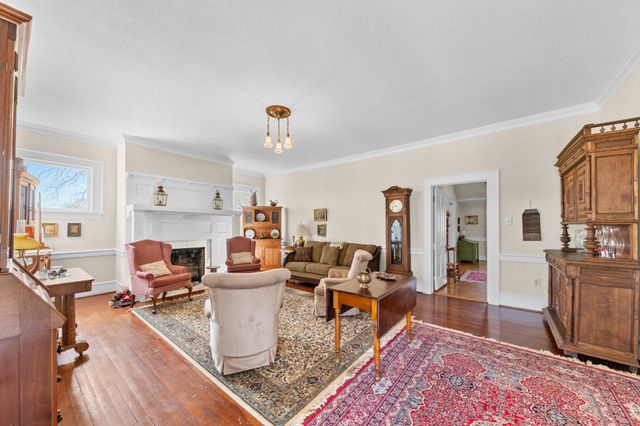 317 N Main St, Cornersville, TN 37047