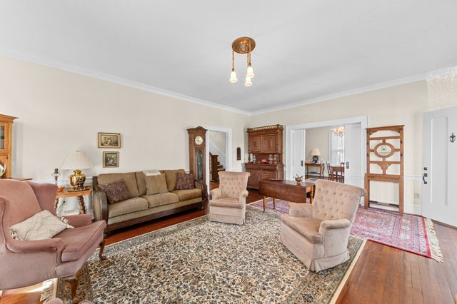 317 N Main St, Cornersville, TN 37047