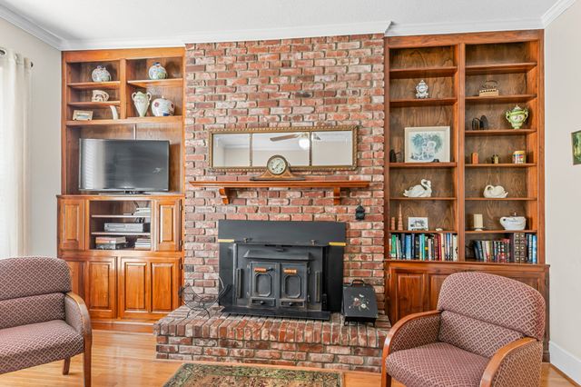 317 N Main St, Cornersville, TN 37047