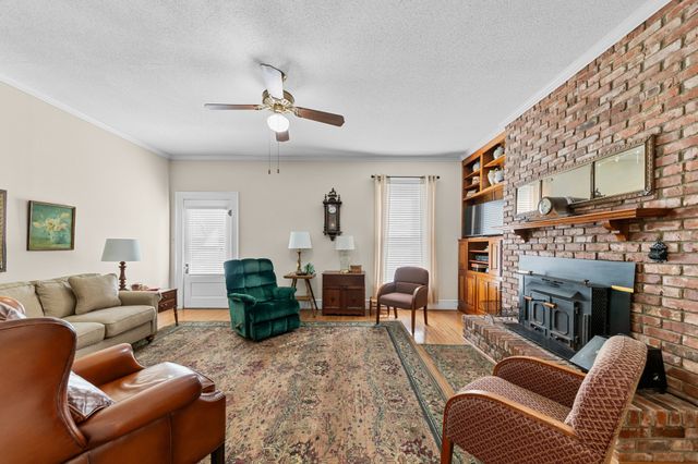 317 N Main St, Cornersville, TN 37047