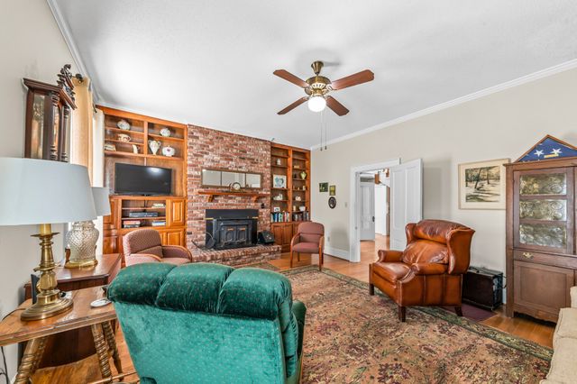 317 N Main St, Cornersville, TN 37047