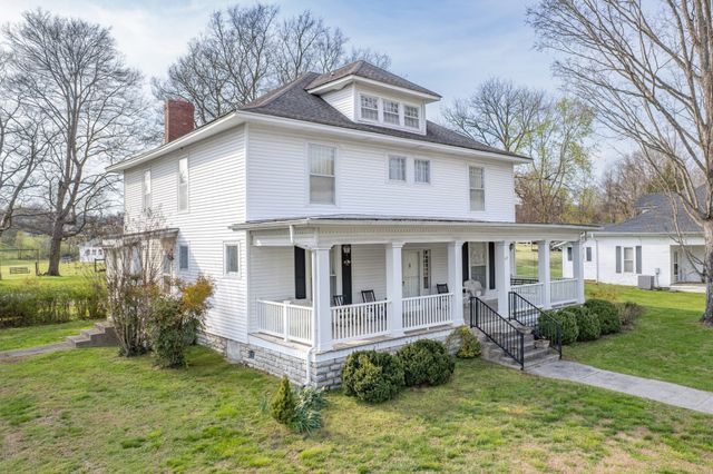 317 N Main St, Cornersville, TN 37047