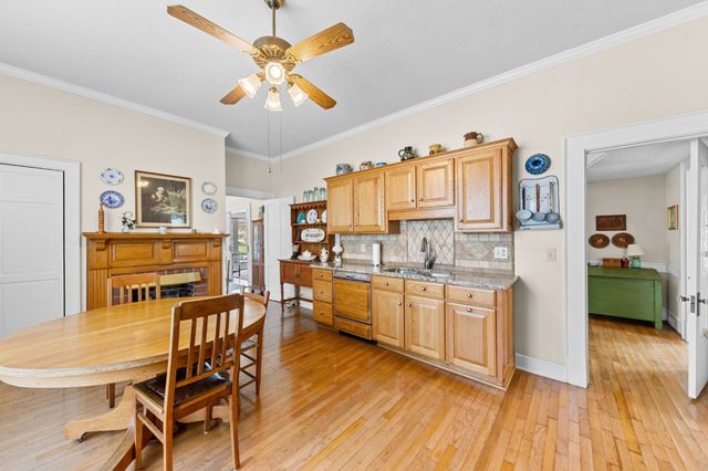 317 N Main St, Cornersville, TN 37047