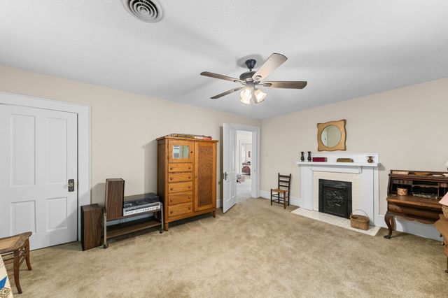 317 N Main St, Cornersville, TN 37047