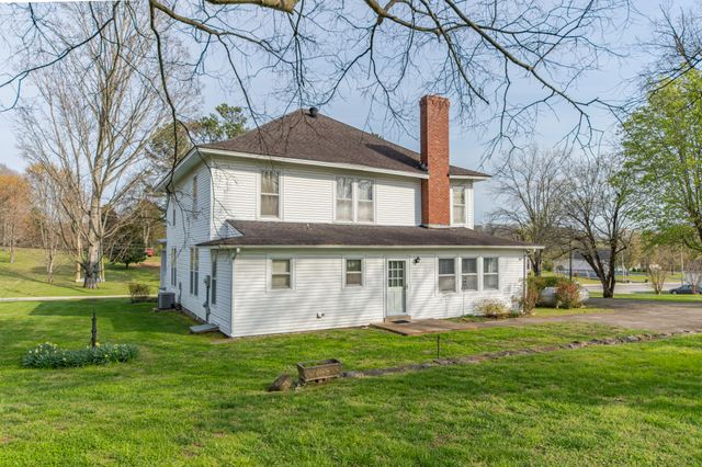 317 N Main St, Cornersville, TN 37047