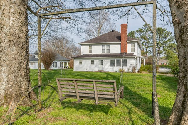 317 N Main St, Cornersville, TN 37047