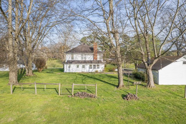 317 N Main St, Cornersville, TN 37047