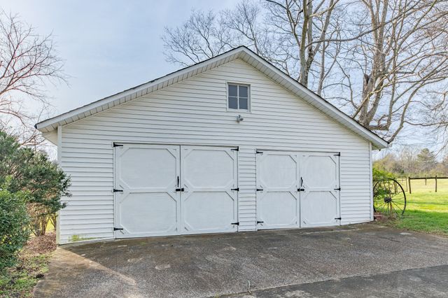 317 N Main St, Cornersville, TN 37047