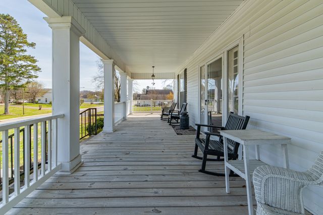 317 N Main St, Cornersville, TN 37047