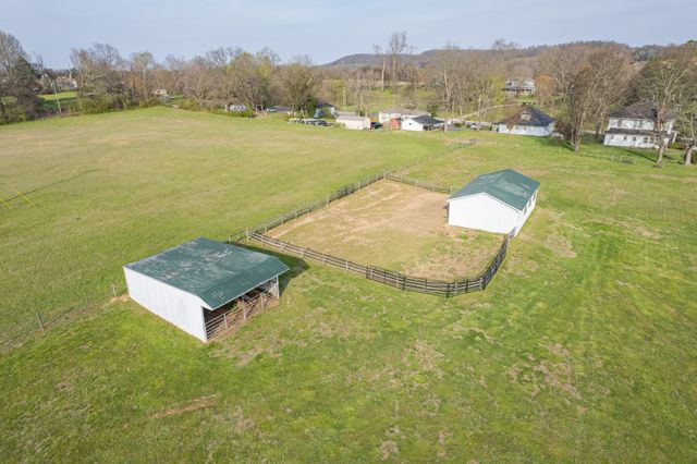 317 N Main St, Cornersville, TN 37047