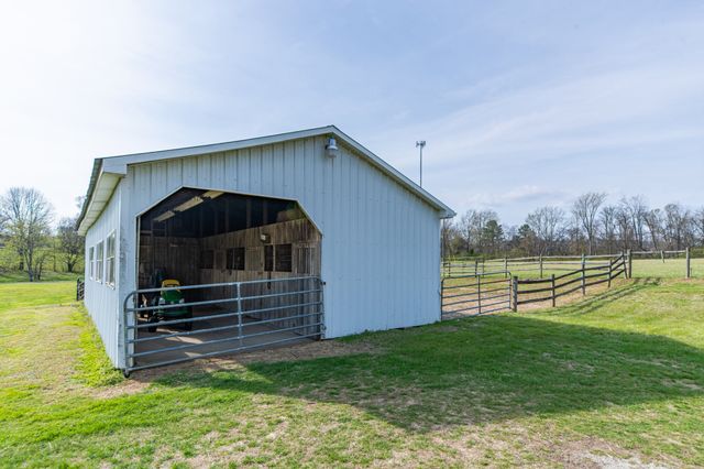 317 N Main St, Cornersville, TN 37047