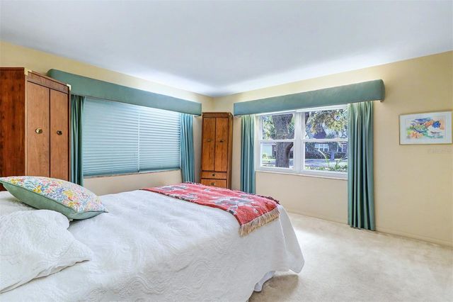 1515 SERPENTINE DRIVE S, St Petersburg, FL 33705