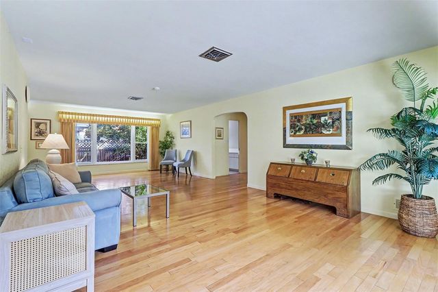 1515 SERPENTINE DRIVE S, St Petersburg, FL 33705