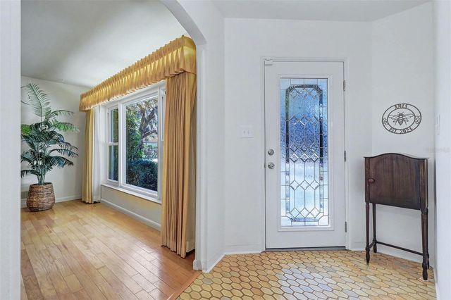 1515 SERPENTINE DRIVE S, St Petersburg, FL 33705