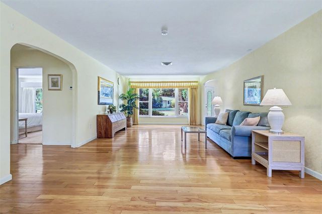 1515 SERPENTINE DRIVE S, St Petersburg, FL 33705