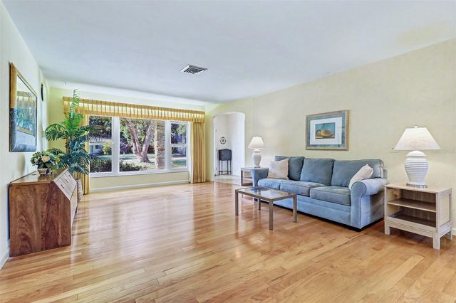 1515 SERPENTINE DRIVE S, St Petersburg, FL 33705