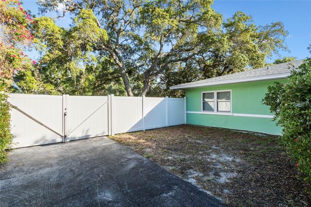 1515 SERPENTINE DRIVE S, St Petersburg, FL 33705