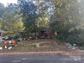 1314 Cortland Road E, Charlotte, NC 28209