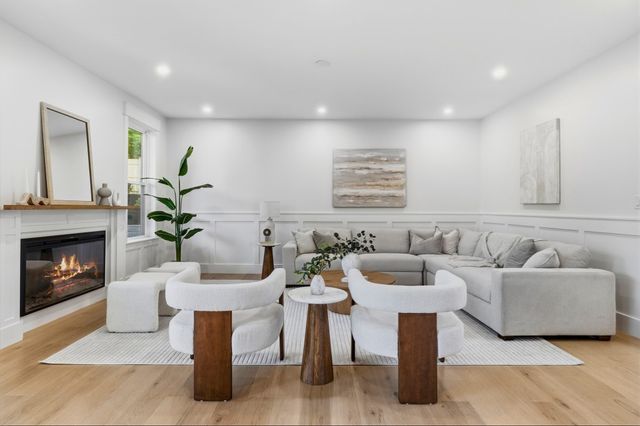 2 Atherton Rd, Winchester, MA 01890