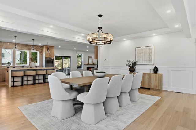 2 Atherton Rd, Winchester, MA 01890