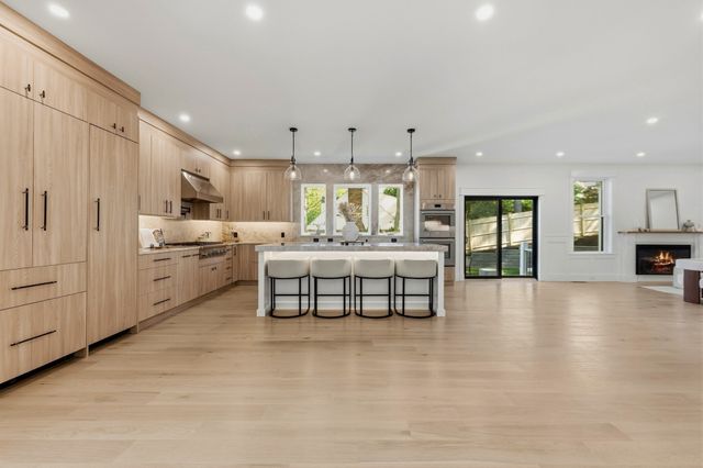 2 Atherton Rd, Winchester, MA 01890