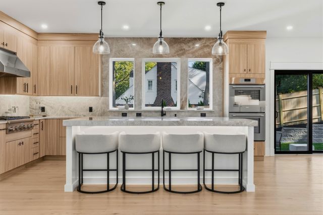 2 Atherton Rd, Winchester, MA 01890