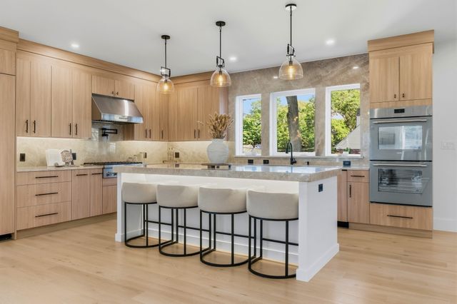 2 Atherton Rd, Winchester, MA 01890