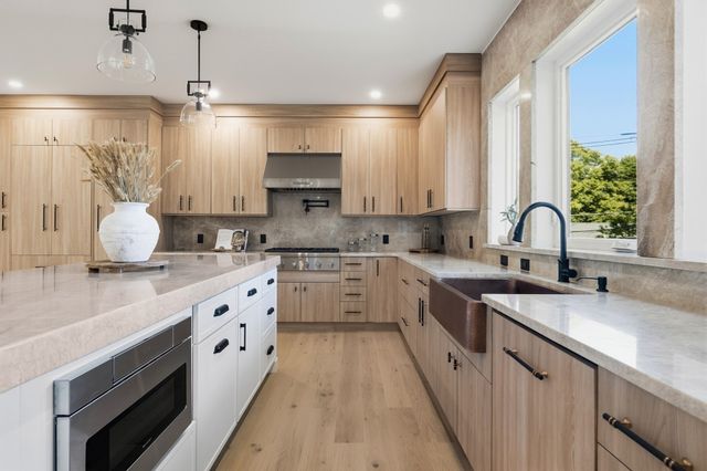 2 Atherton Rd, Winchester, MA 01890