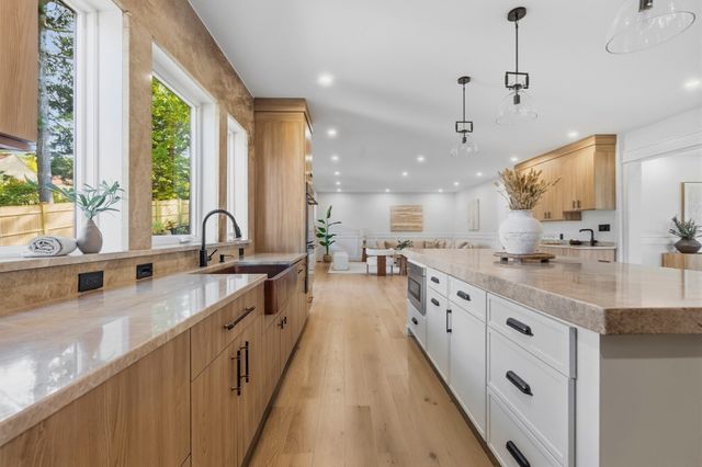 2 Atherton Rd, Winchester, MA 01890