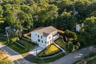 2 Atherton Rd, Winchester, MA 01890