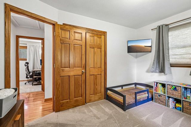4376 S 84th STREET, Greenfield, WI 53228
