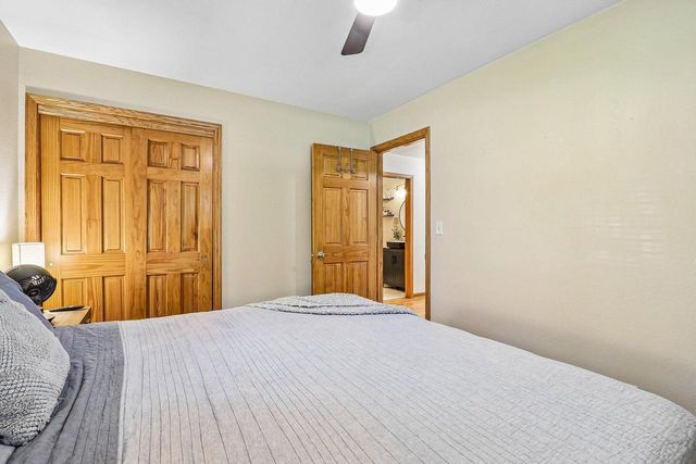 4376 S 84th STREET, Greenfield, WI 53228