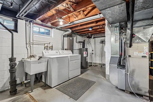4376 S 84th STREET, Greenfield, WI 53228