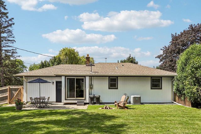 4376 S 84th STREET, Greenfield, WI 53228
