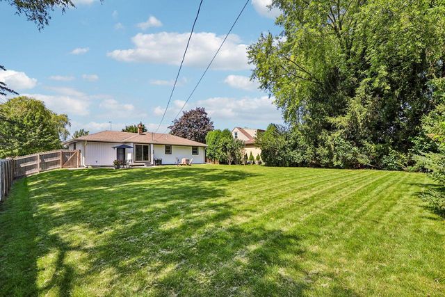 4376 S 84th STREET, Greenfield, WI 53228