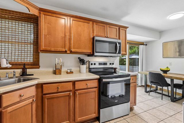 4376 S 84th STREET, Greenfield, WI 53228