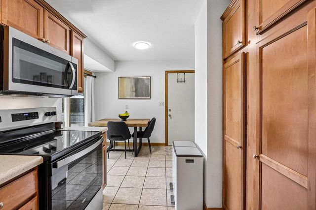 4376 S 84th STREET, Greenfield, WI 53228