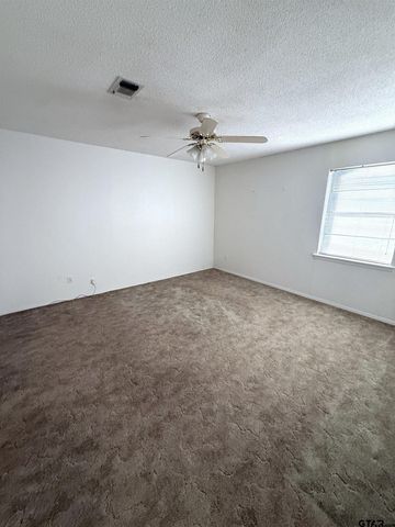 212 College St, Roxton, TX 75477