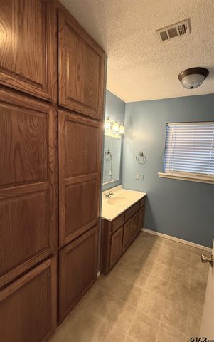 212 College St, Roxton, TX 75477