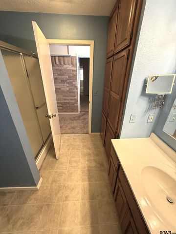 212 College St, Roxton, TX 75477