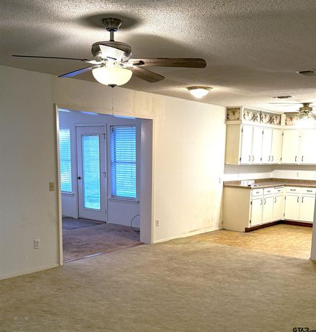 212 College St, Roxton, TX 75477