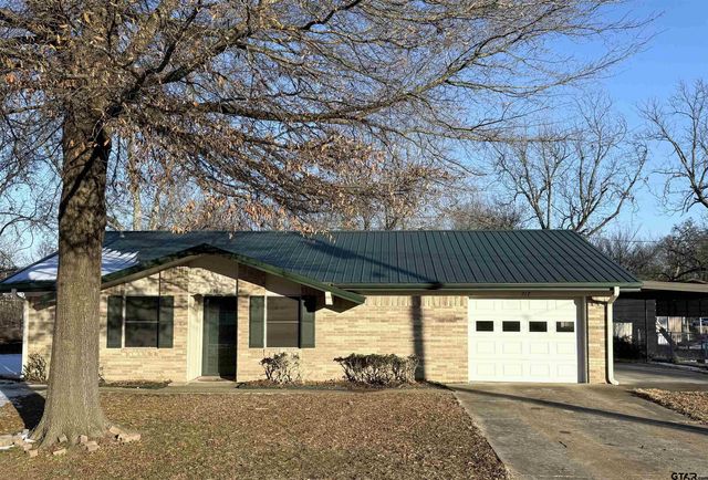 212 College St, Roxton, TX 75477