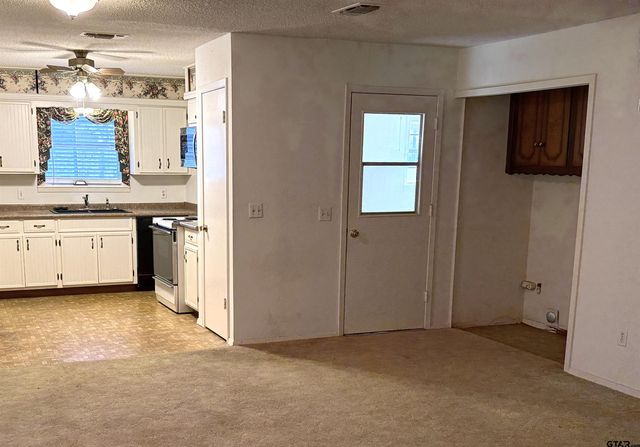 212 College St, Roxton, TX 75477