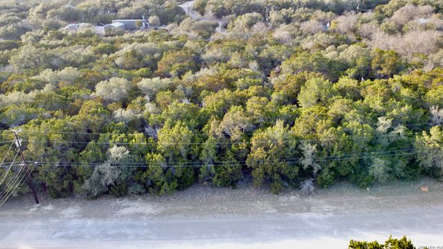 1071 Hillside Oaks, Bulverde, TX 78163