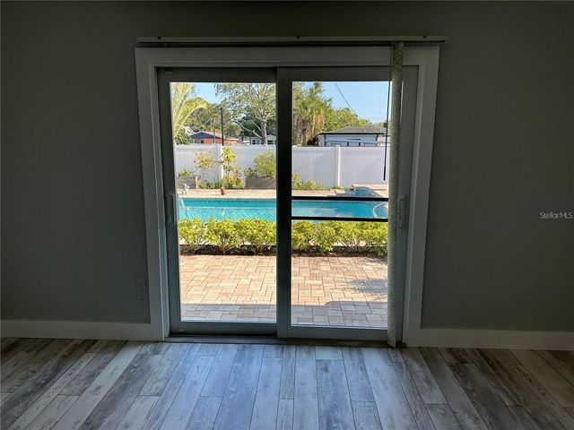 440 50TH AVENUE N, St Petersburg, FL 33703